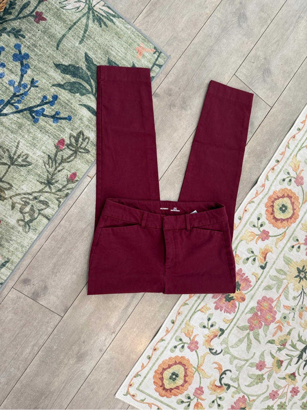 Old Navy Women's Burgundy Wine High Rise Pixie Ankle Pants Size 8
Beautiful Old - Picture 13 of 15